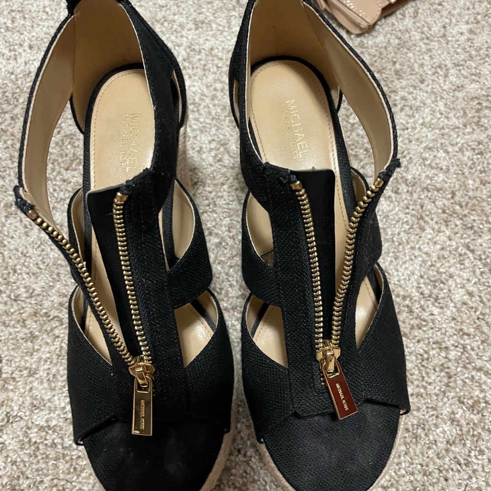 Michael Kors Berkley black wedge size 7